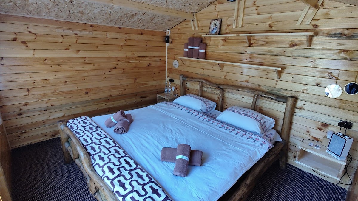 Edelweiss guesthouse, glamping y camping