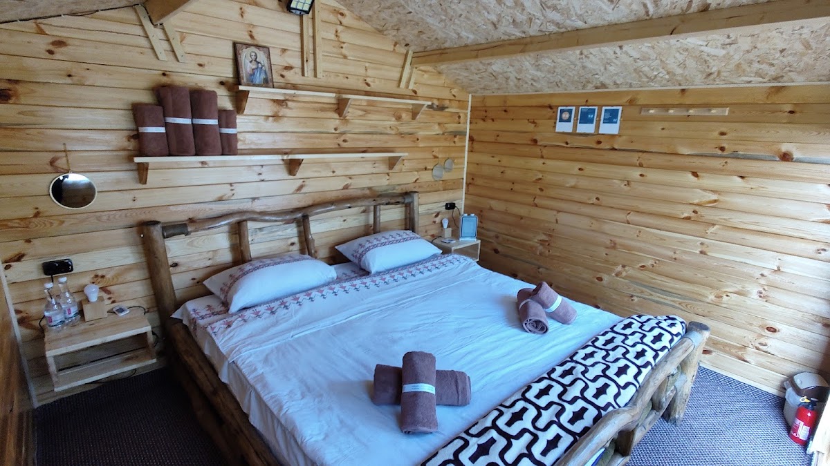 Edelweiss guesthouse, glamping y camping