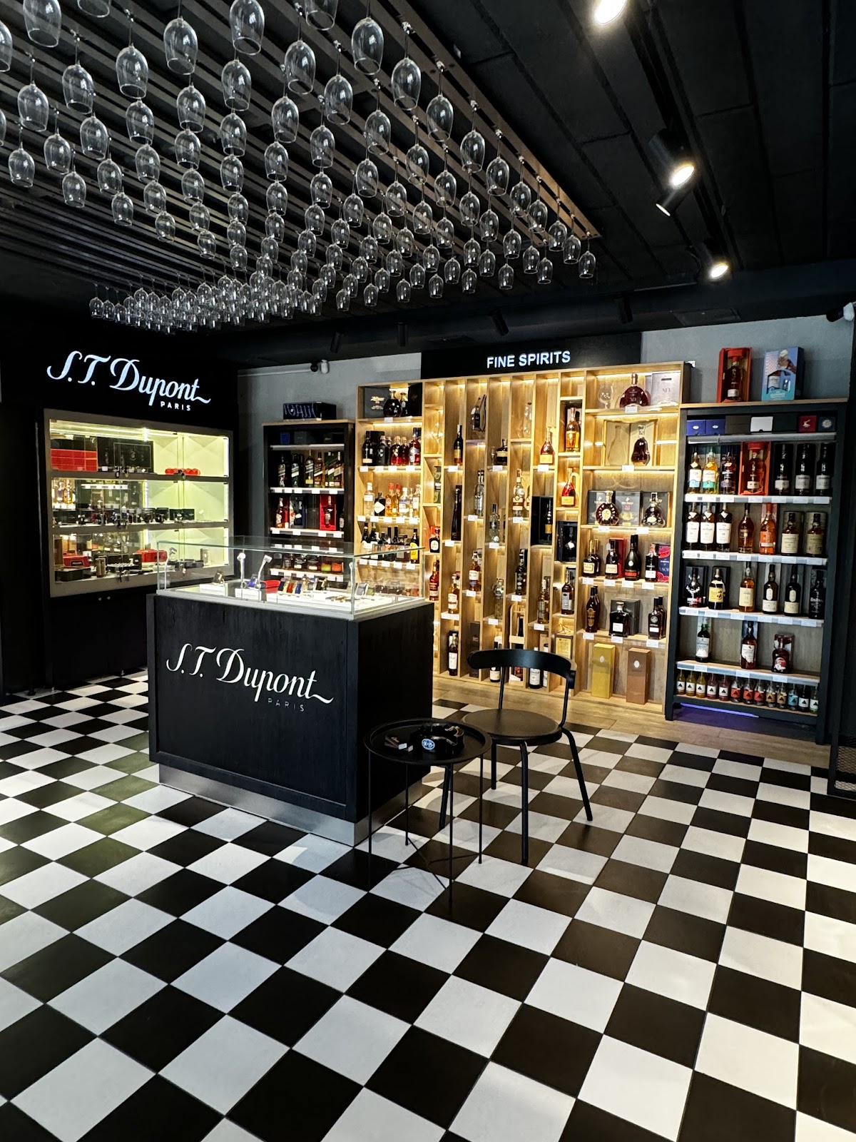 El Unico Cigar Lounge Pipera