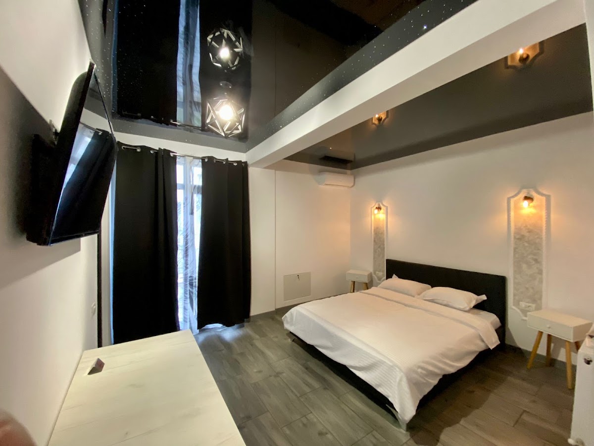 Em House