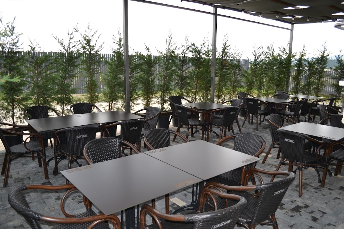 EMA Pizzeria & Restaurant