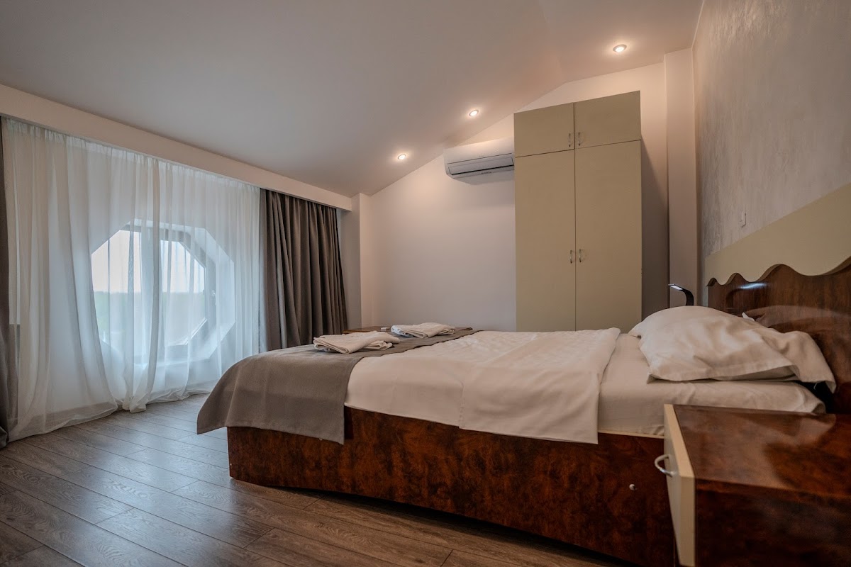 EMI Hotel & Restaurant - foto 2