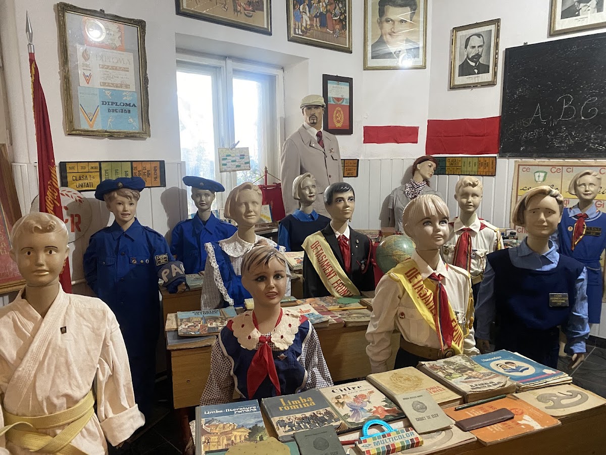 Mostra Permanente Passi della Romania attraverso Socialismo e Democrazia - foto 2