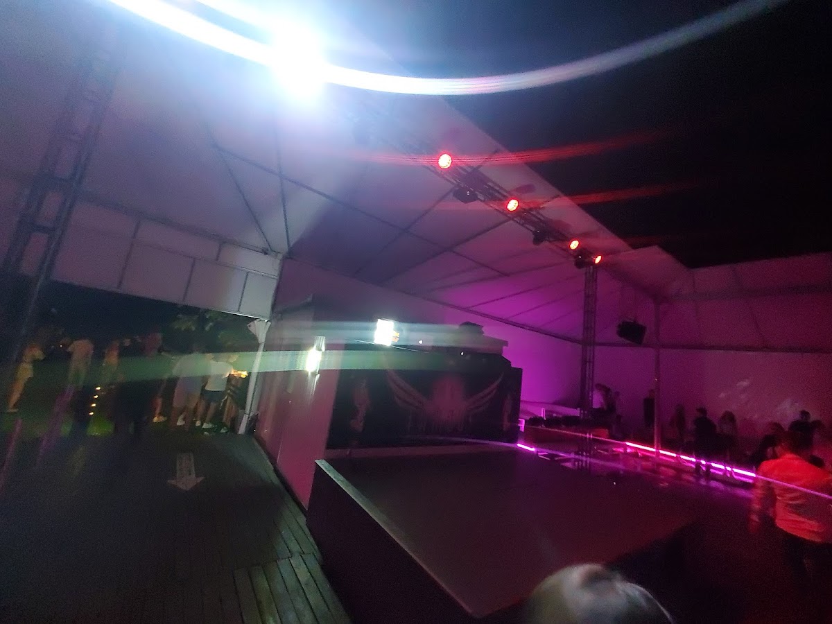 Famous Summer Club - foto 4