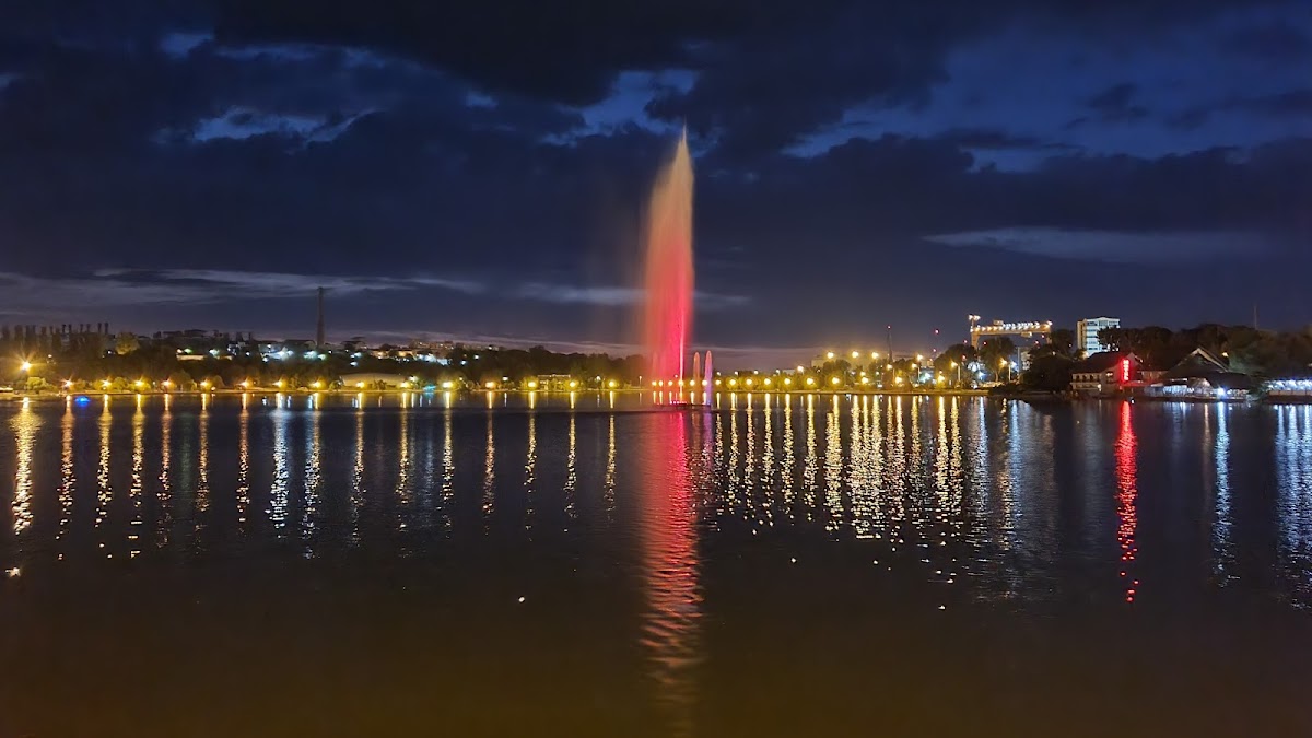 Fantana Arteziana De Pe Lacul Ciuperca - foto 2