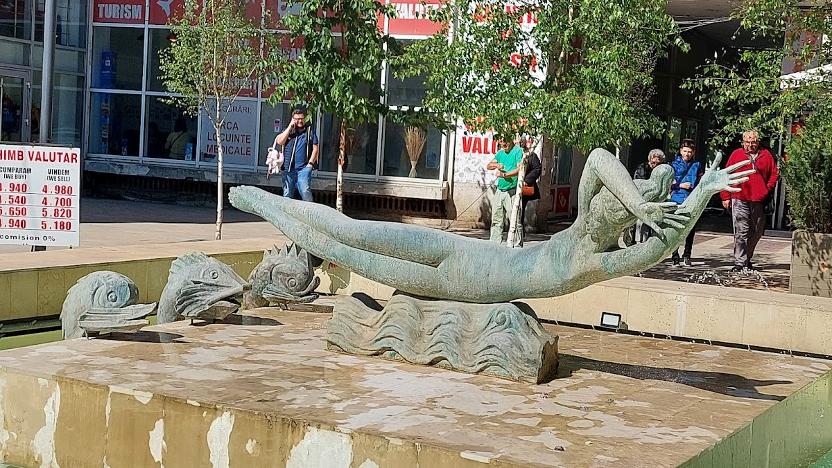 Fântâna "Fata pe Valuri" - foto 5