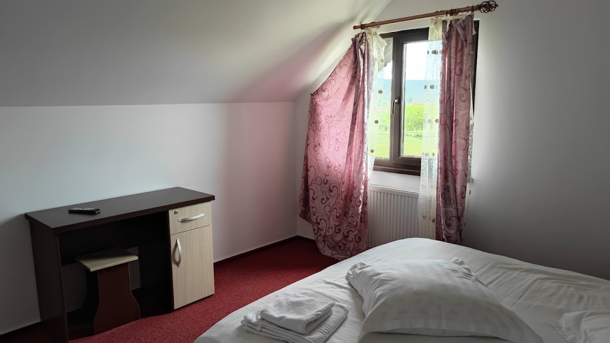 Ferma Ruşilor - foto 2