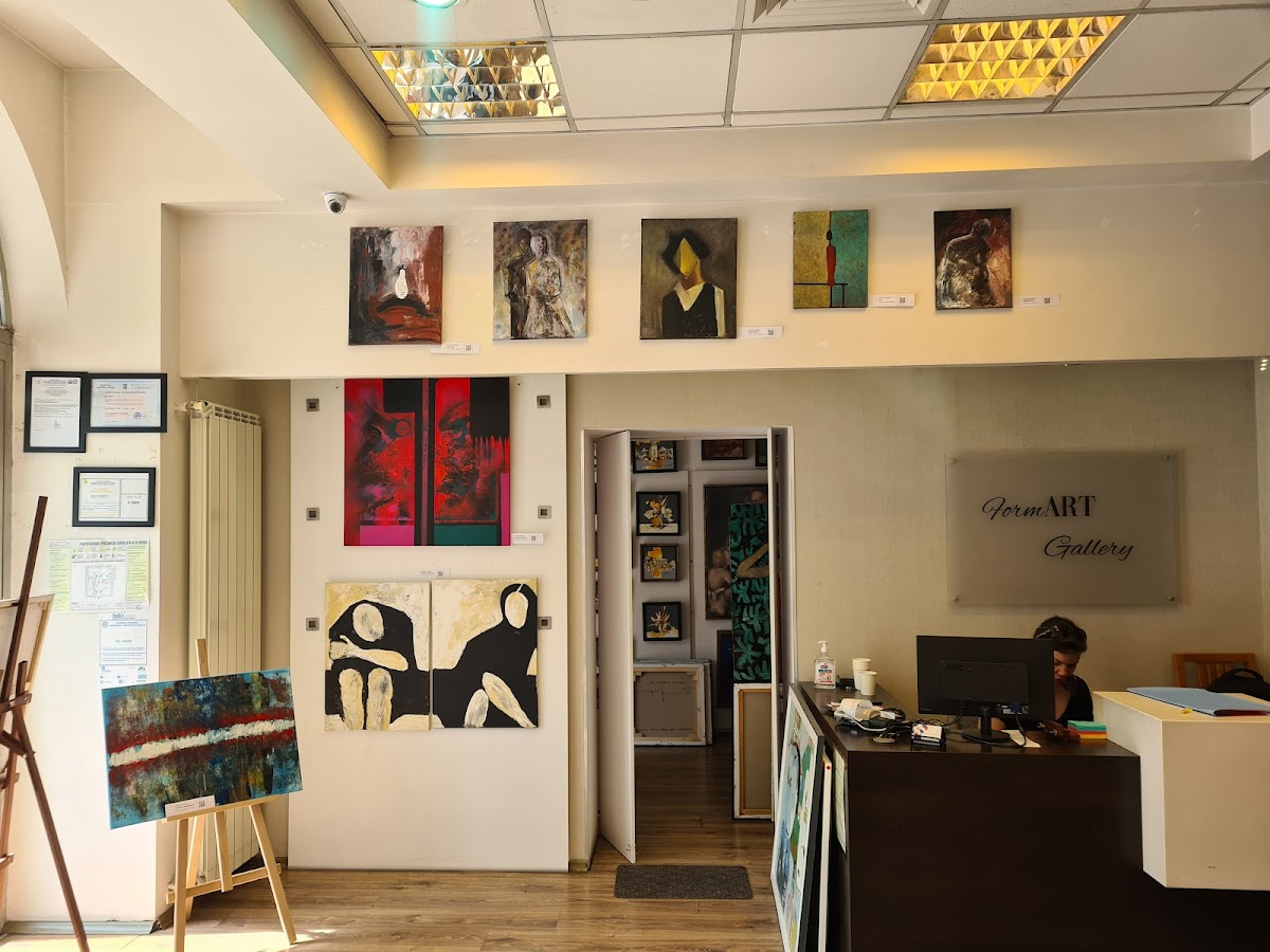 Form Art Gallery, Pipera (Voluntari)