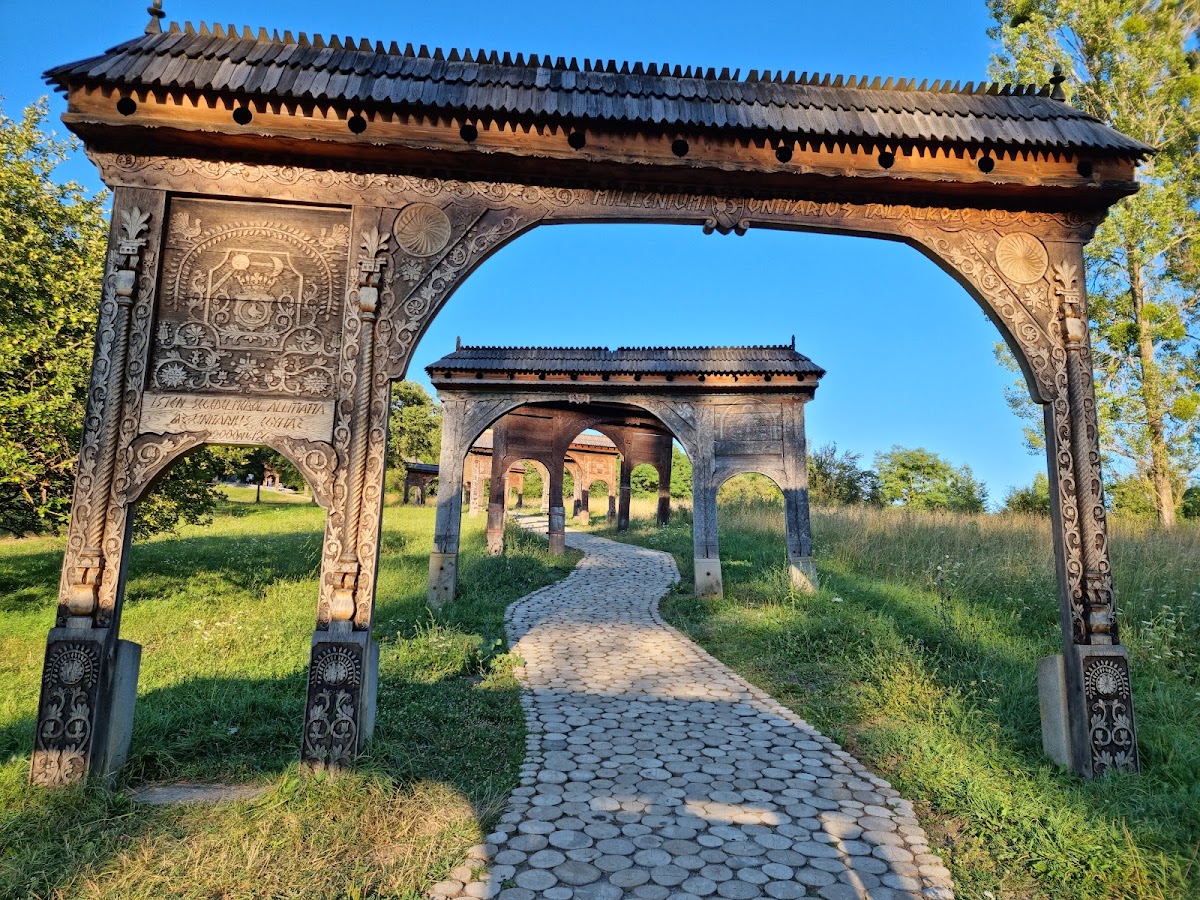 Galeria Porților Secuiești - foto 1