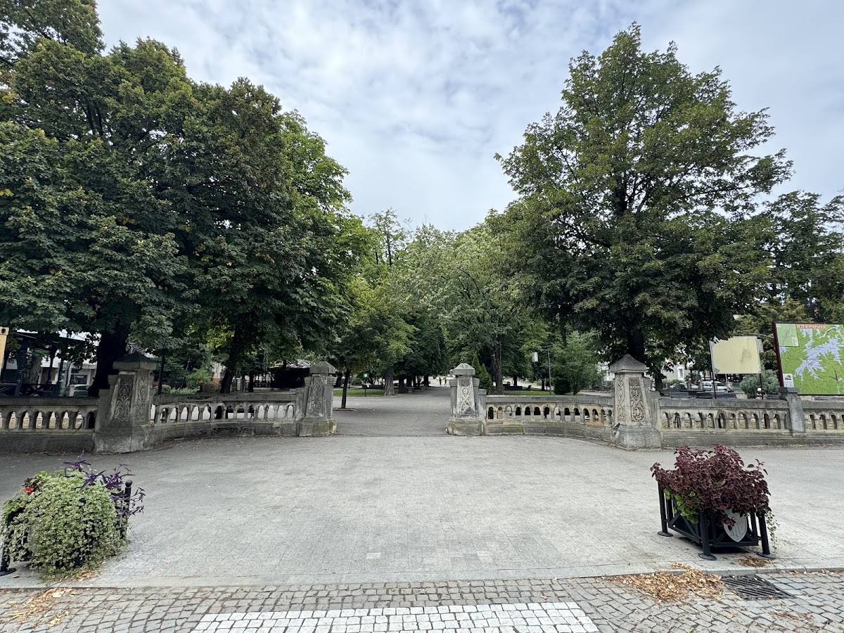 公共花园 "Merci" - foto 1