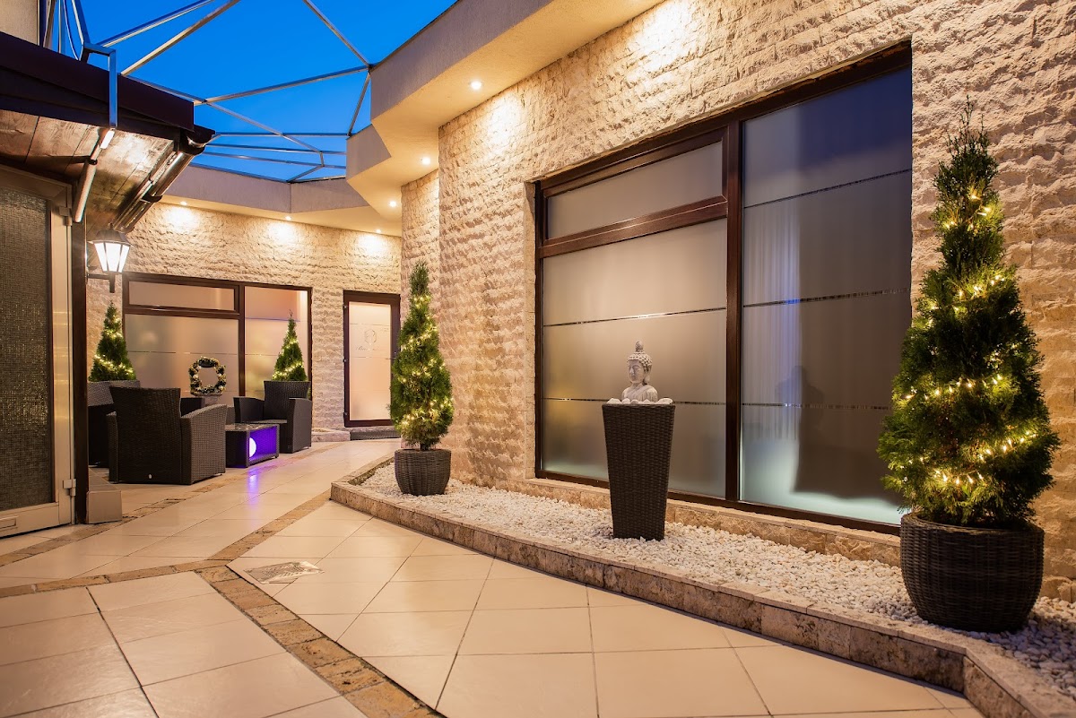 H & V Residence Apartments