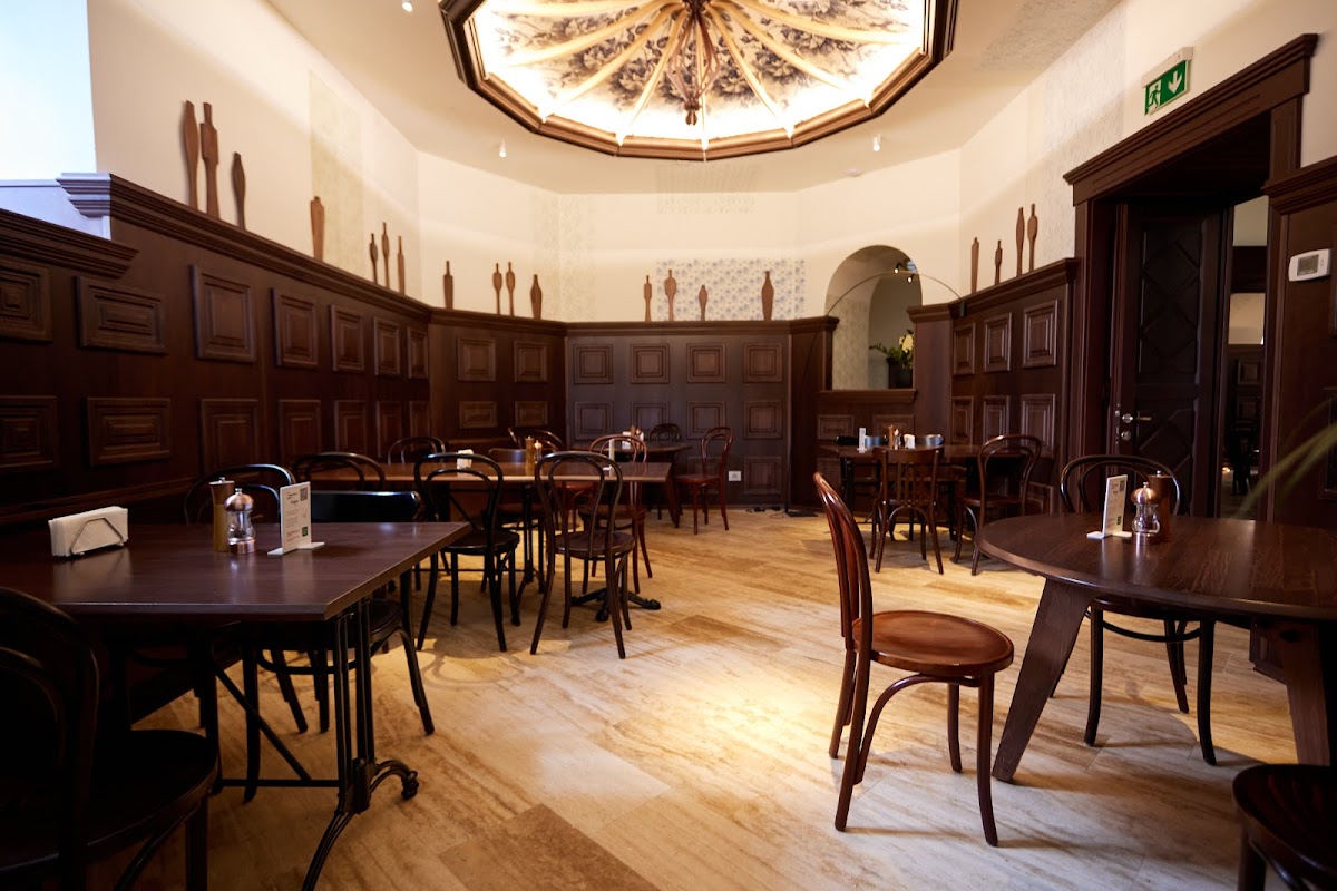 Hanu' Berarilor Casa Oprea Soare - foto 1