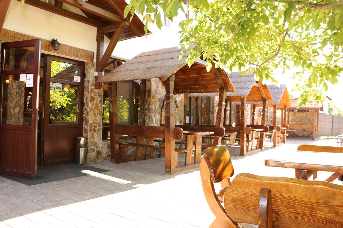 Hanu lui Gică - foto 4