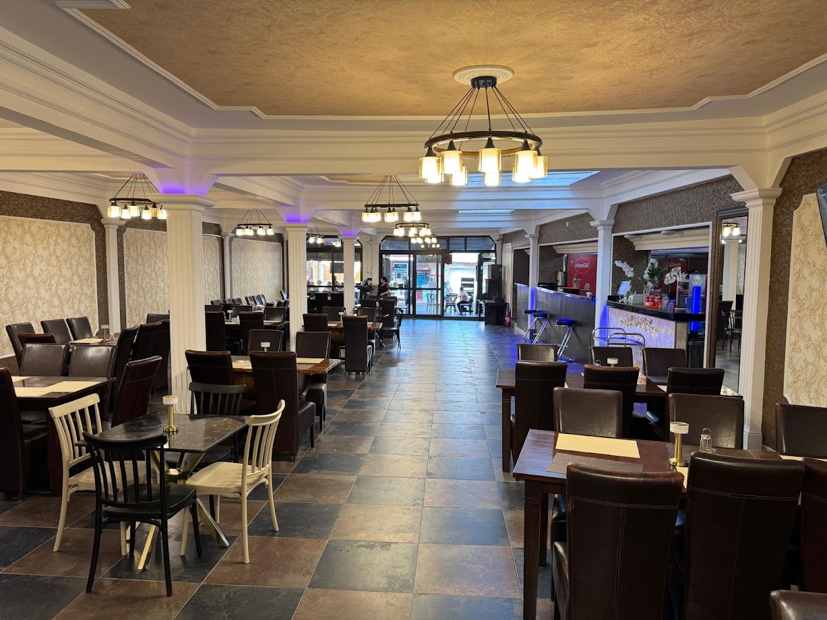 Hanu Satului Mamaia - foto 1