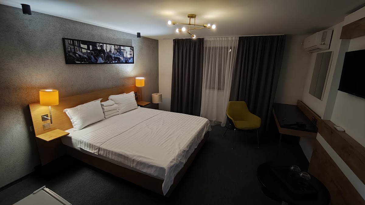 Hanul dintre vii - foto 2