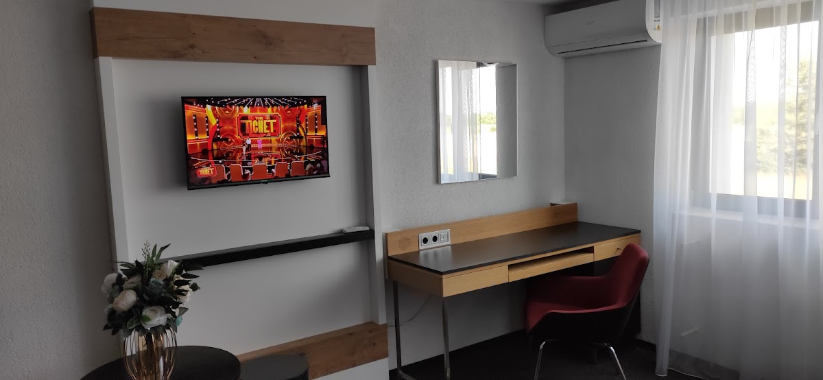 Hanul dintre vii - foto 4