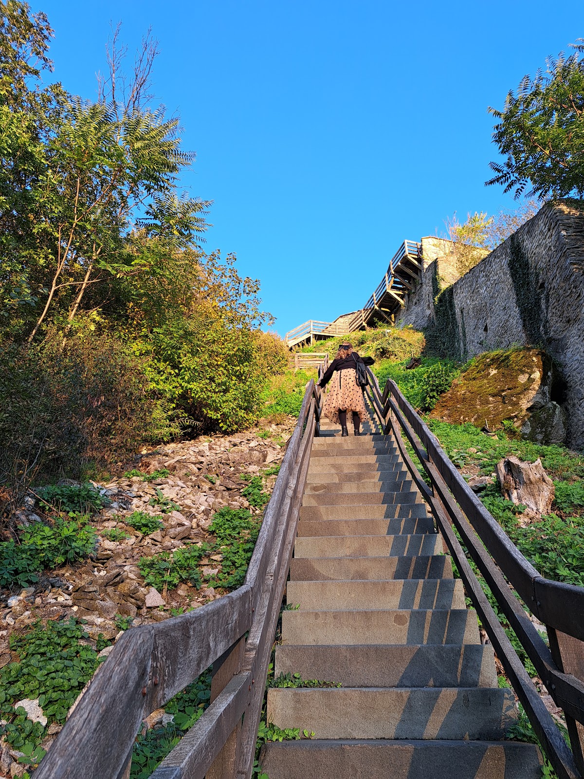 Hanul lu' Moș Opincă - foto 1