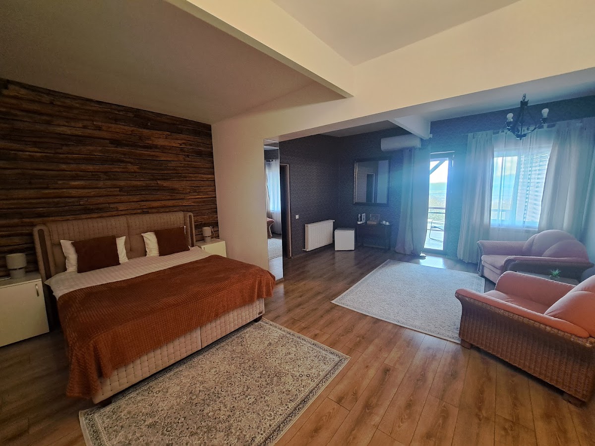 Hanul lu' Moș Opincă - foto 2