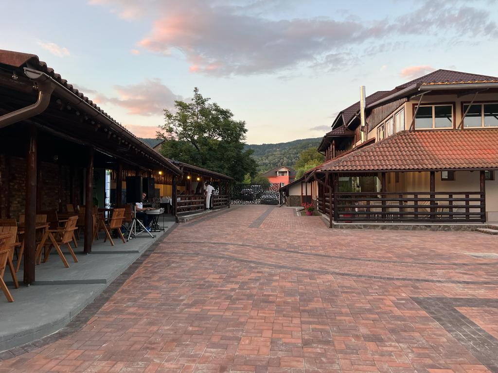 Buneşti