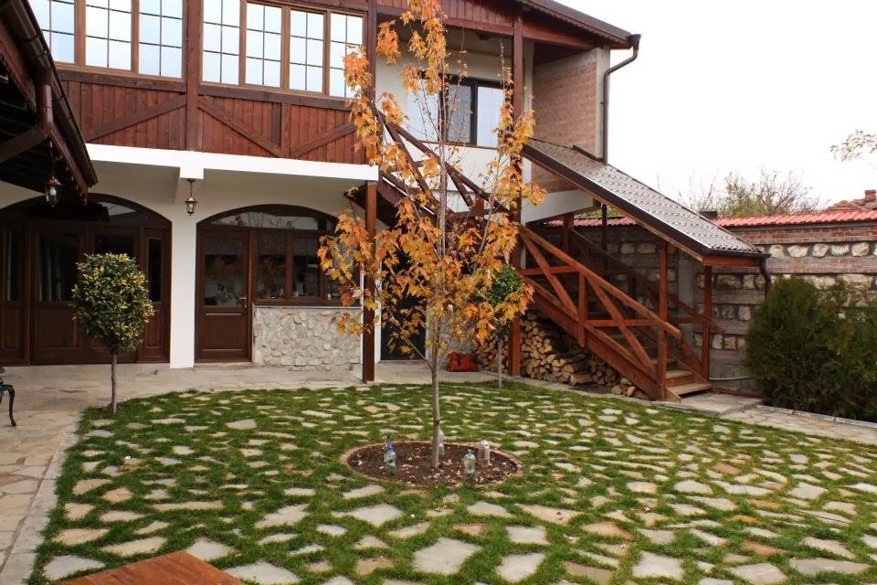 Hanul Moara Veche, Berca