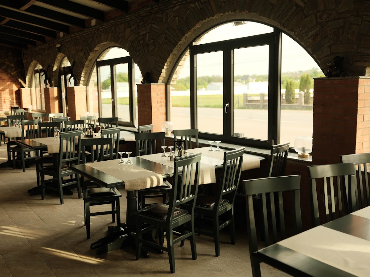 Hanul Urșilor - foto 1