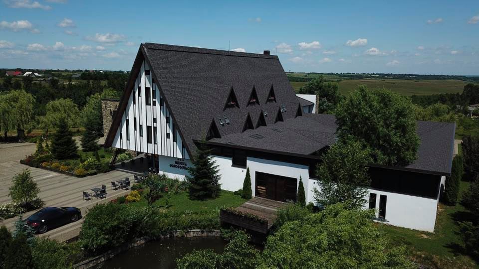 Hanul Voievozilor - foto 1