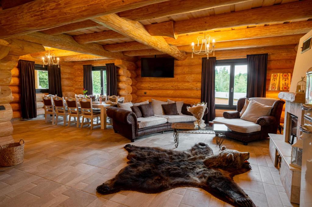 Harghita Log Houses (Szürke Farkas & Barna Medve)