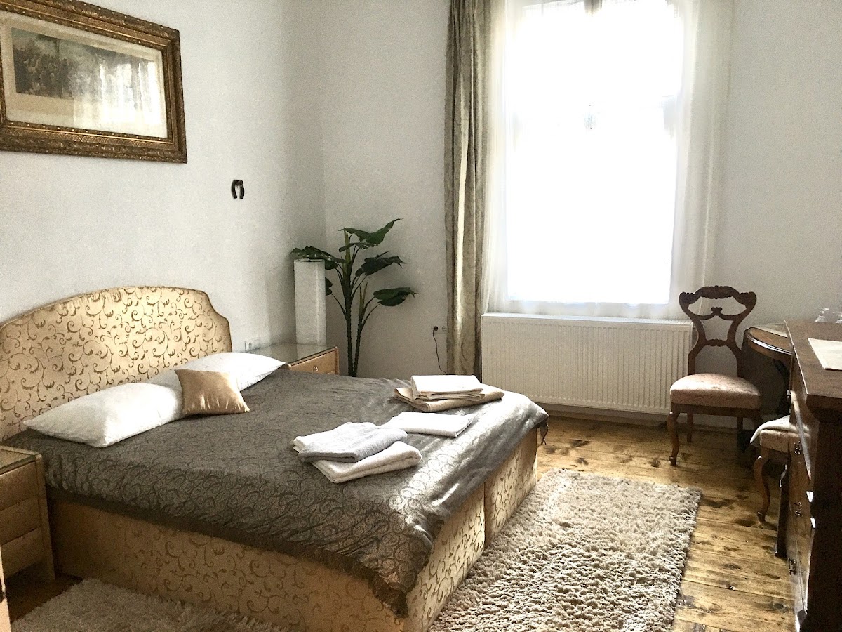 Hena Guest House
