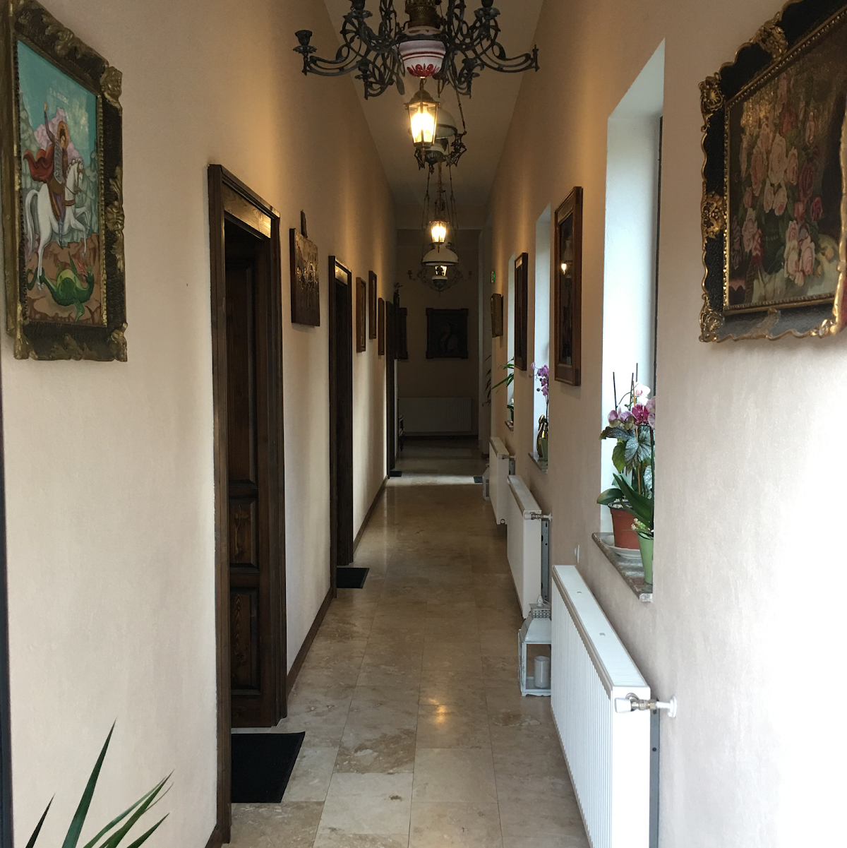 Hena Guest House
