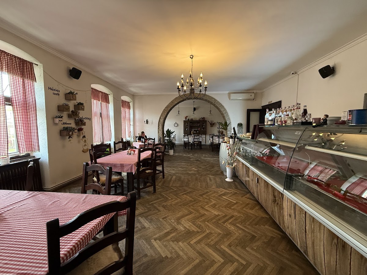 Éhes Vándor Étterem - foto 1