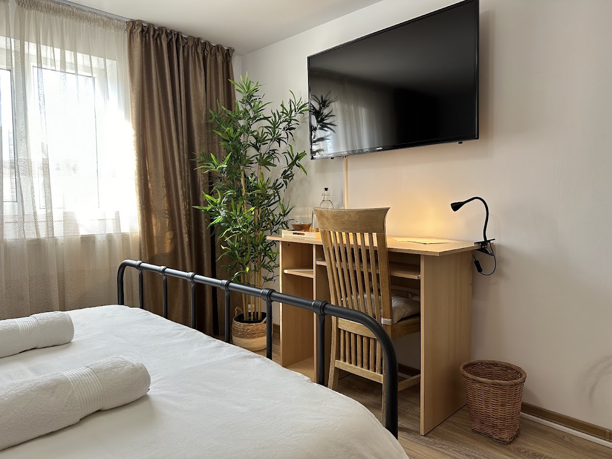 Home and Garden (EuroVelo6) - Guesthouse, Hotel & Camping