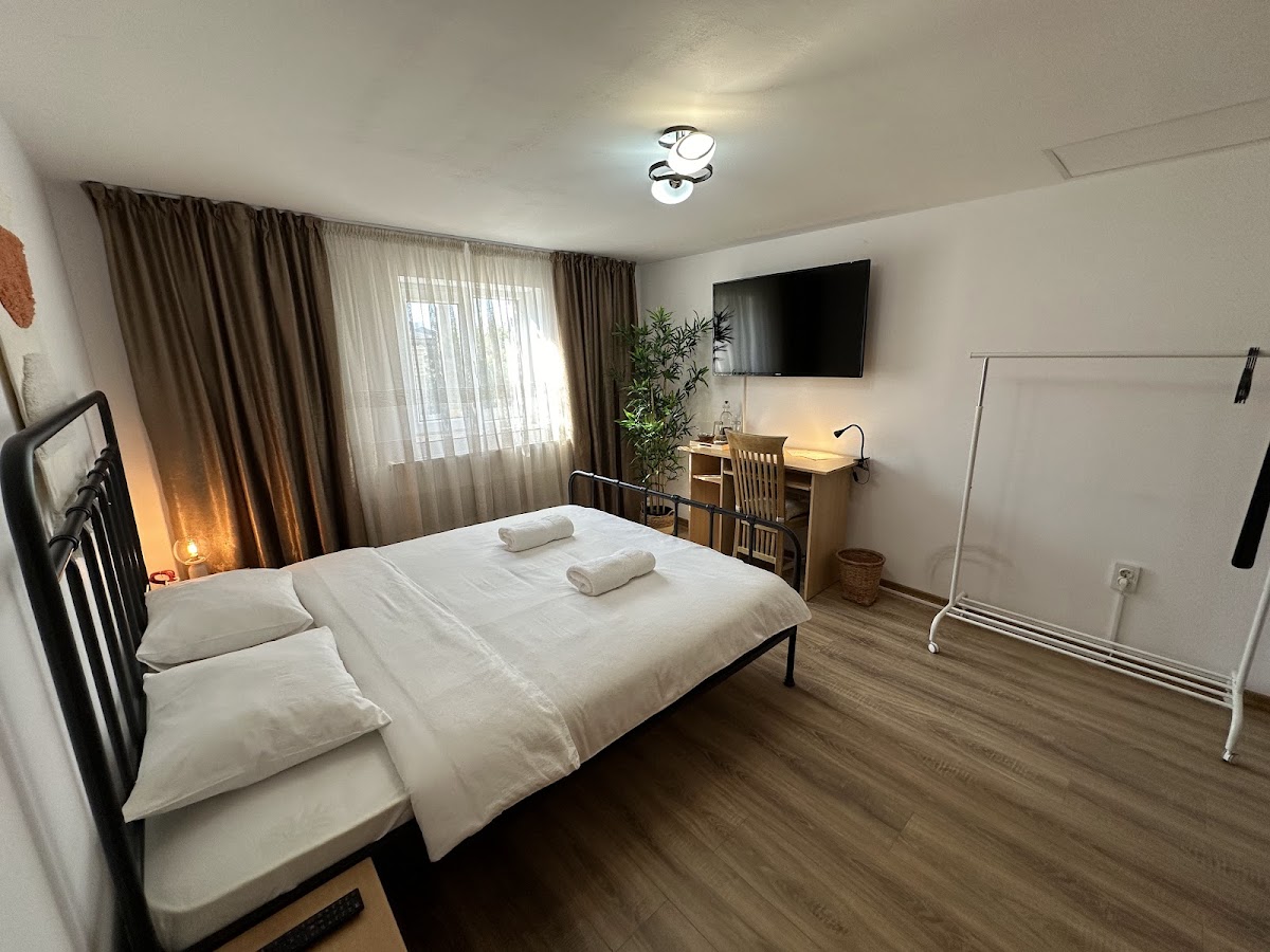 Home and Garden (EuroVelo6) - Guesthouse, Hotel & Camping