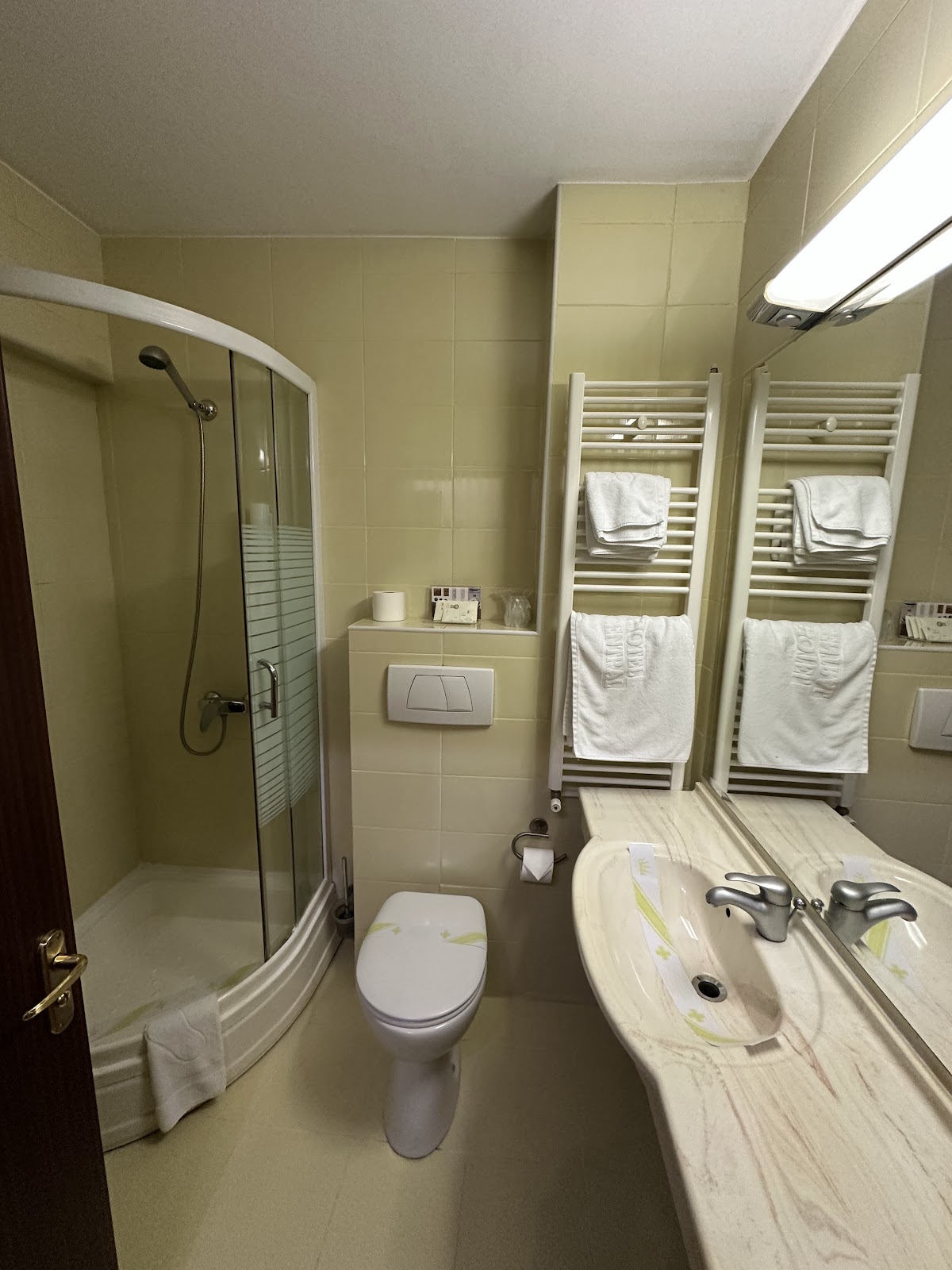 Hotel Central Ploiești - foto 3