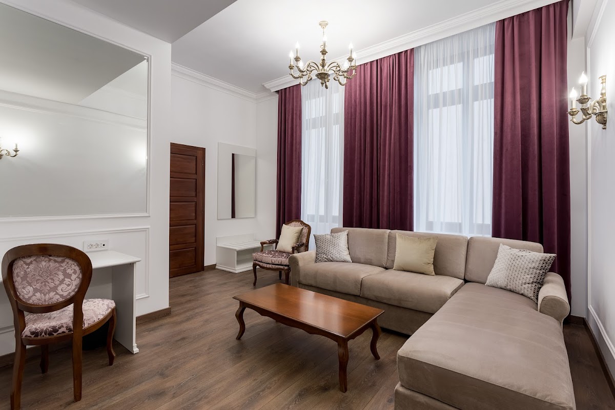 Hotel Lahovary Palace