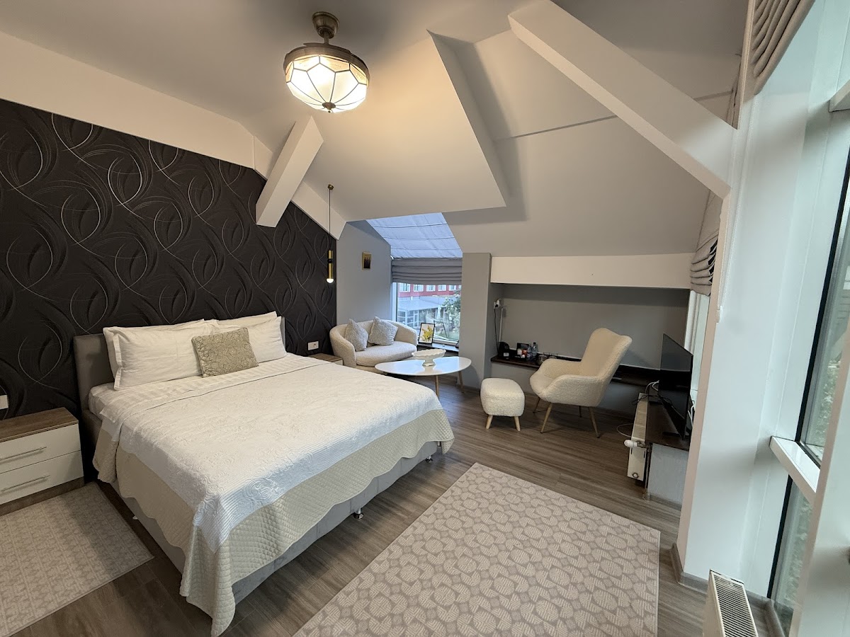HOTEL - MARIA 4 STELE
