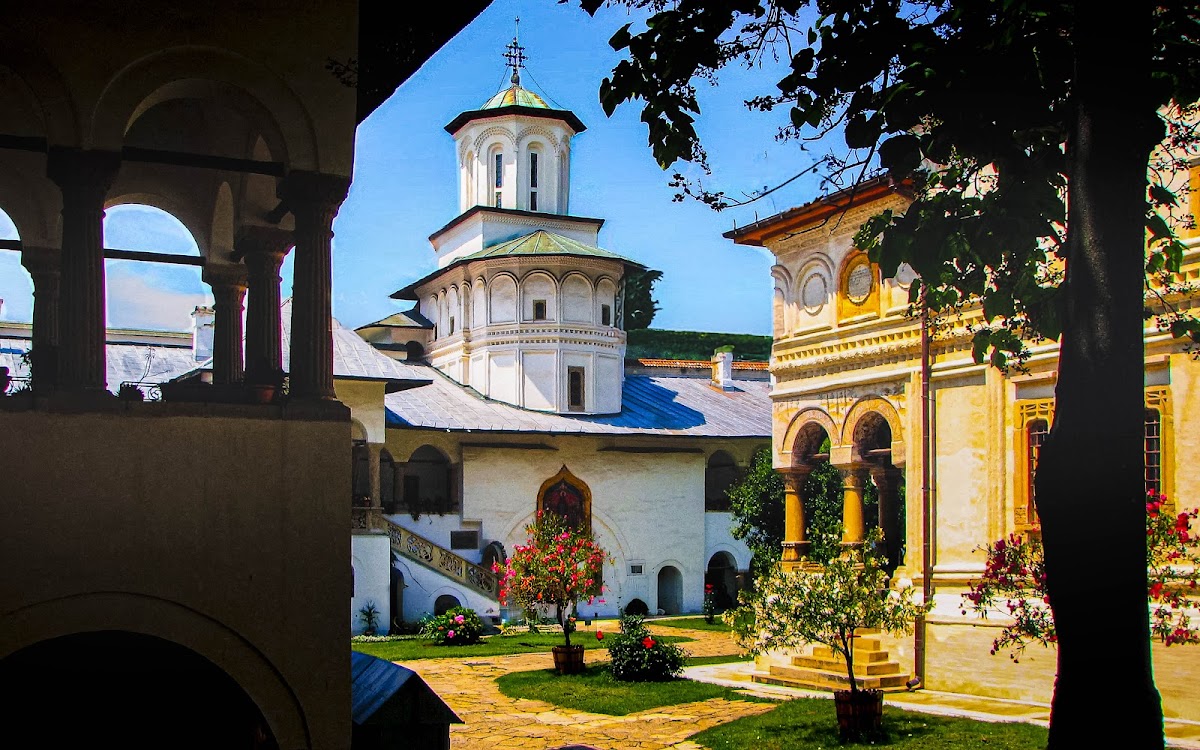 Hotel Moldova - foto 1