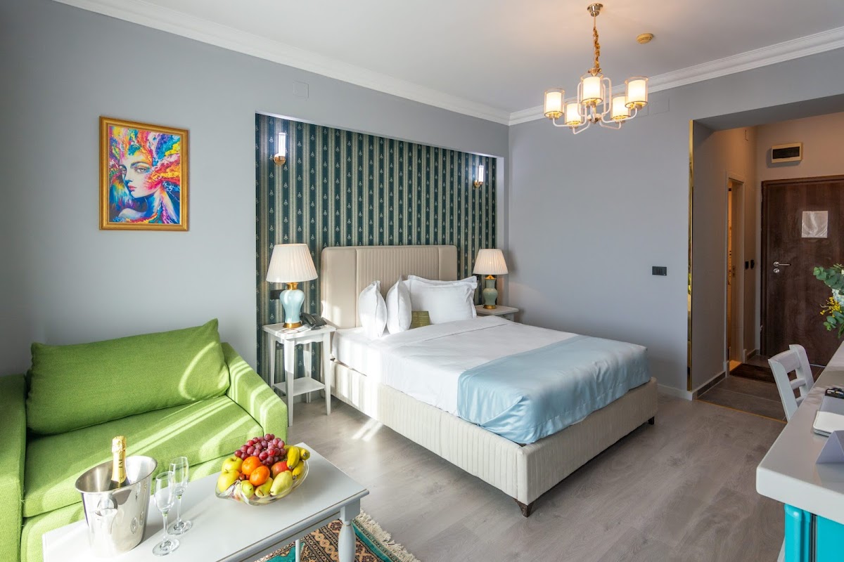 Hotel Phoenicia Express