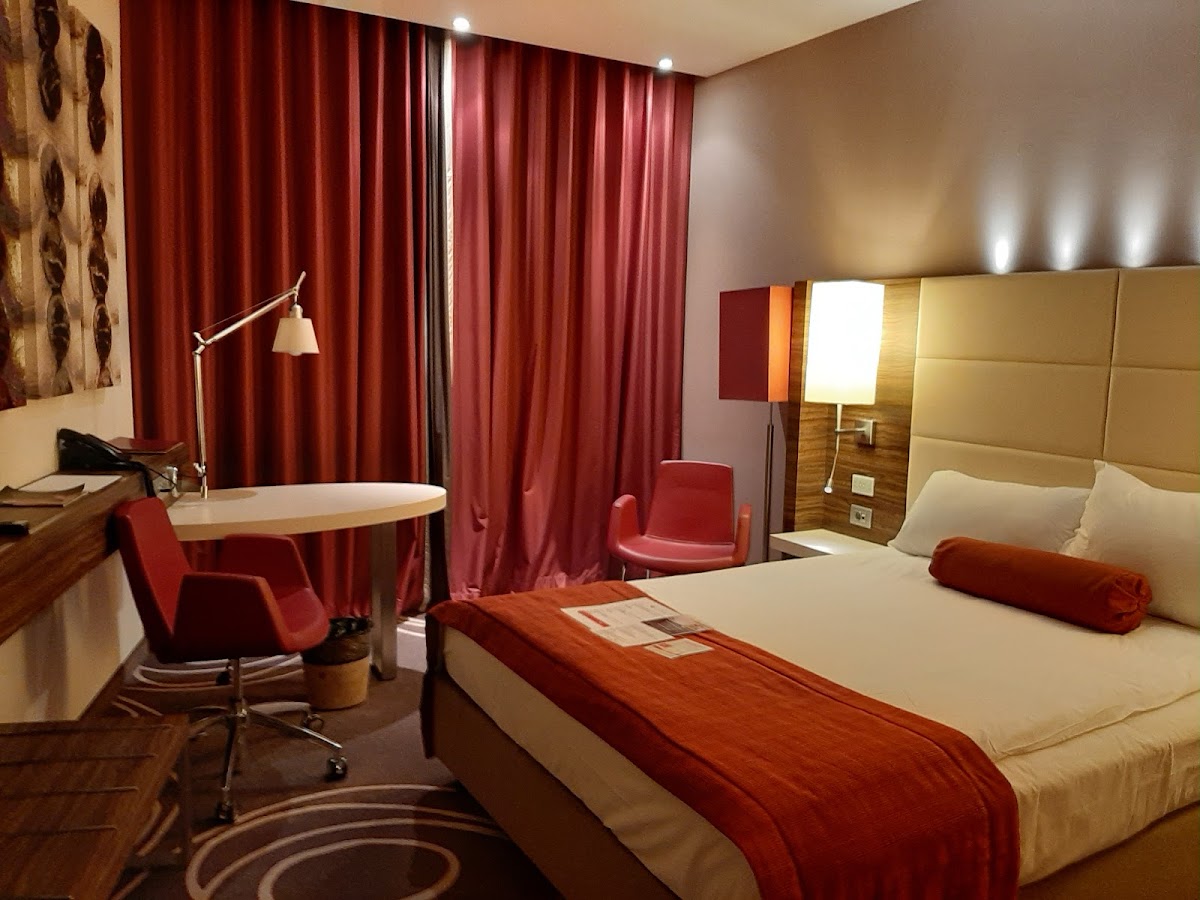 Hotel Ramada Pitești - foto 4