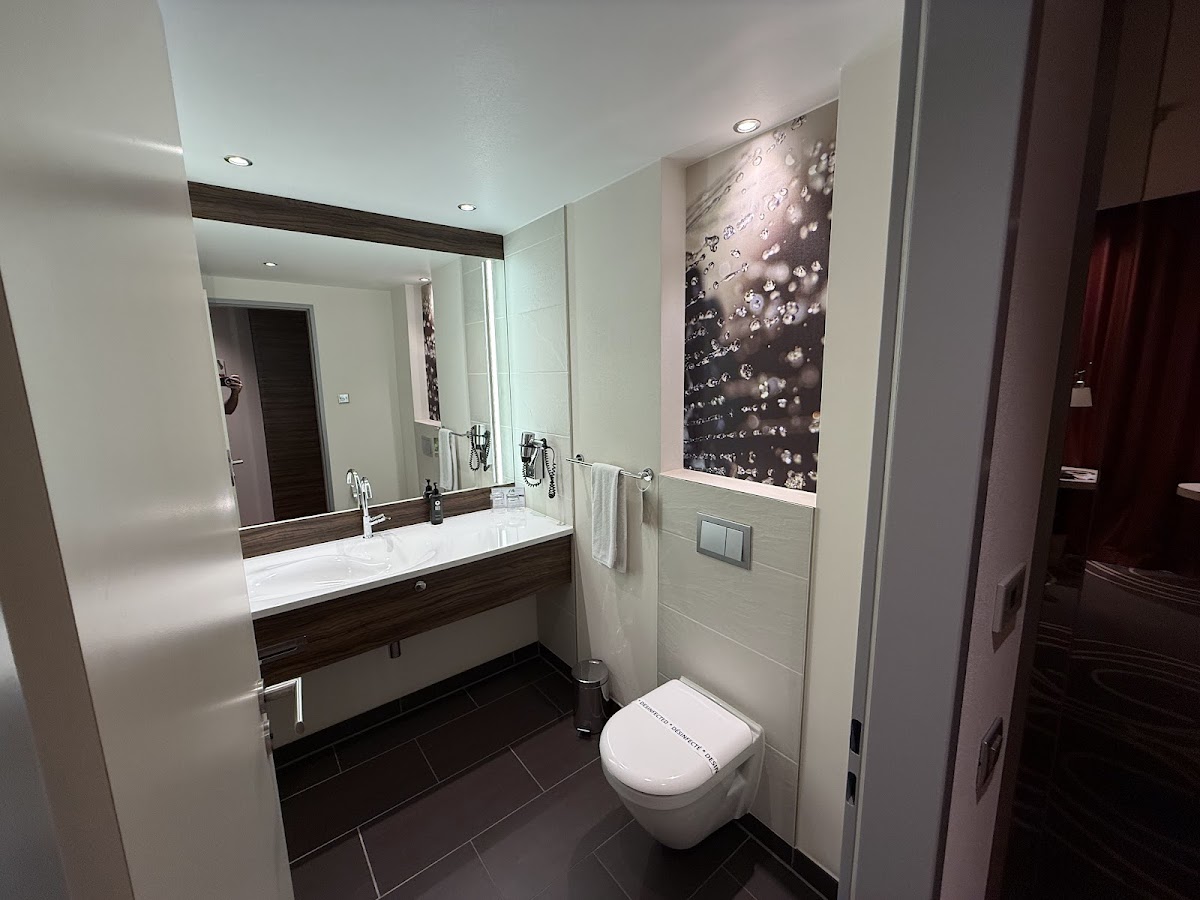 Hotel Ramada Pitești - foto 5