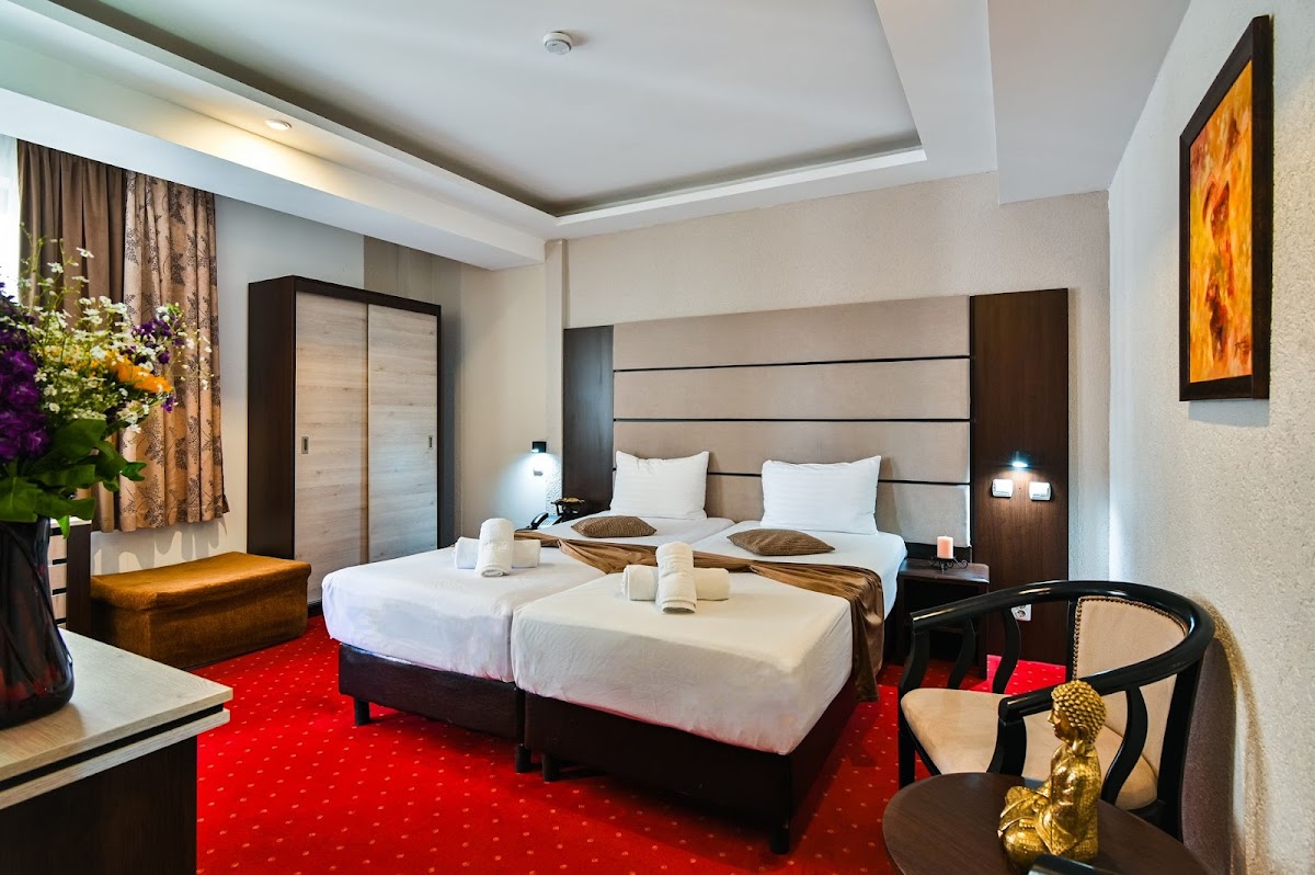 Hotel Răzvan - foto 2