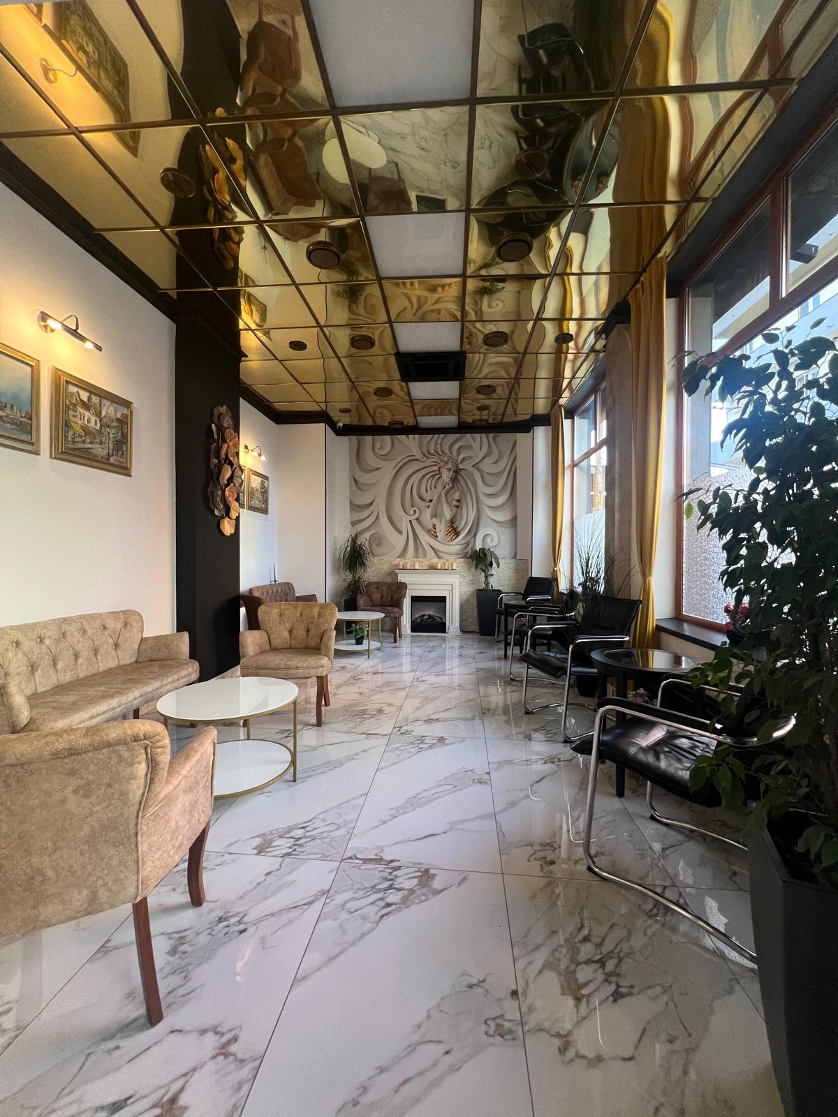 Hotel Reina