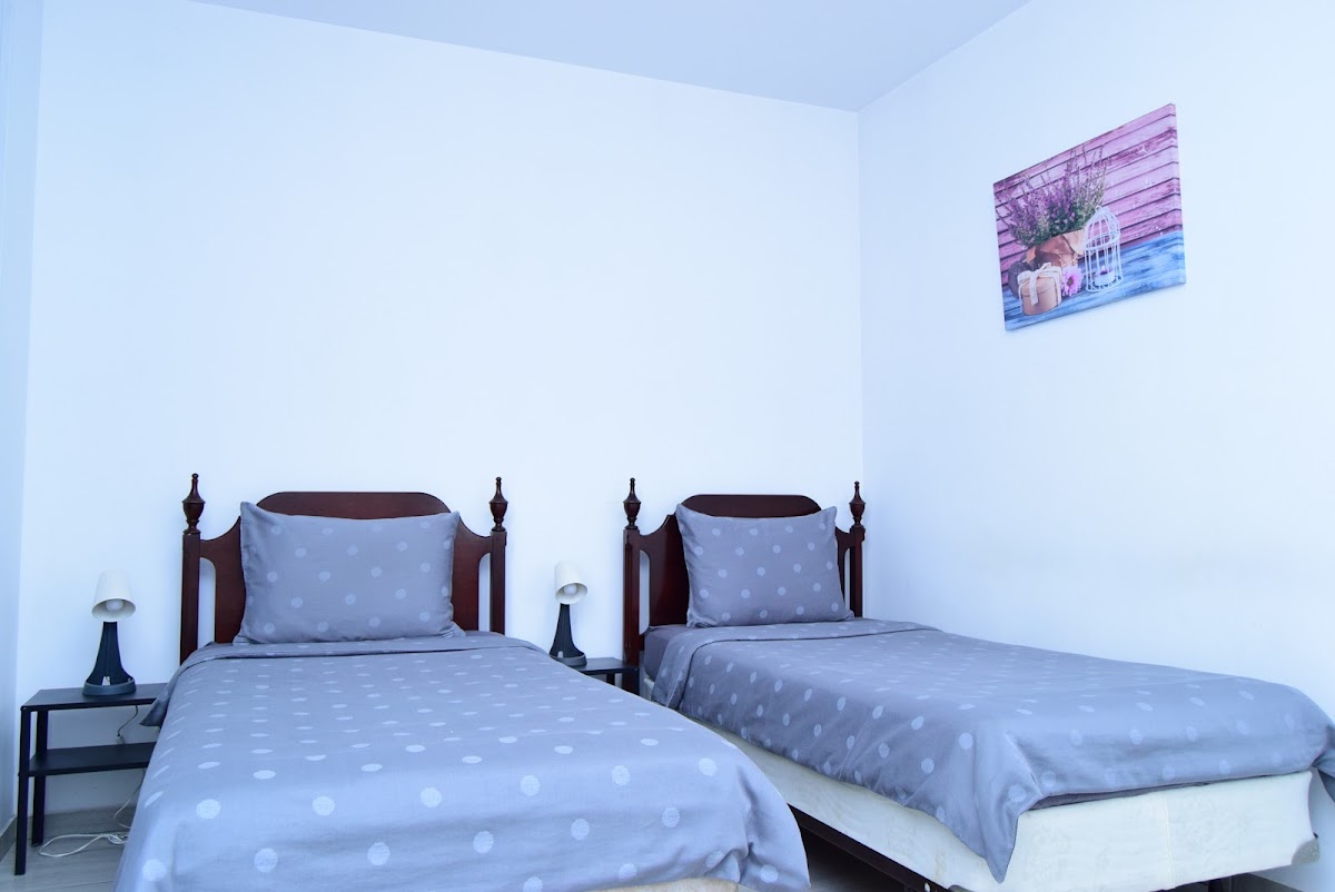 Hotel Road Rooms
