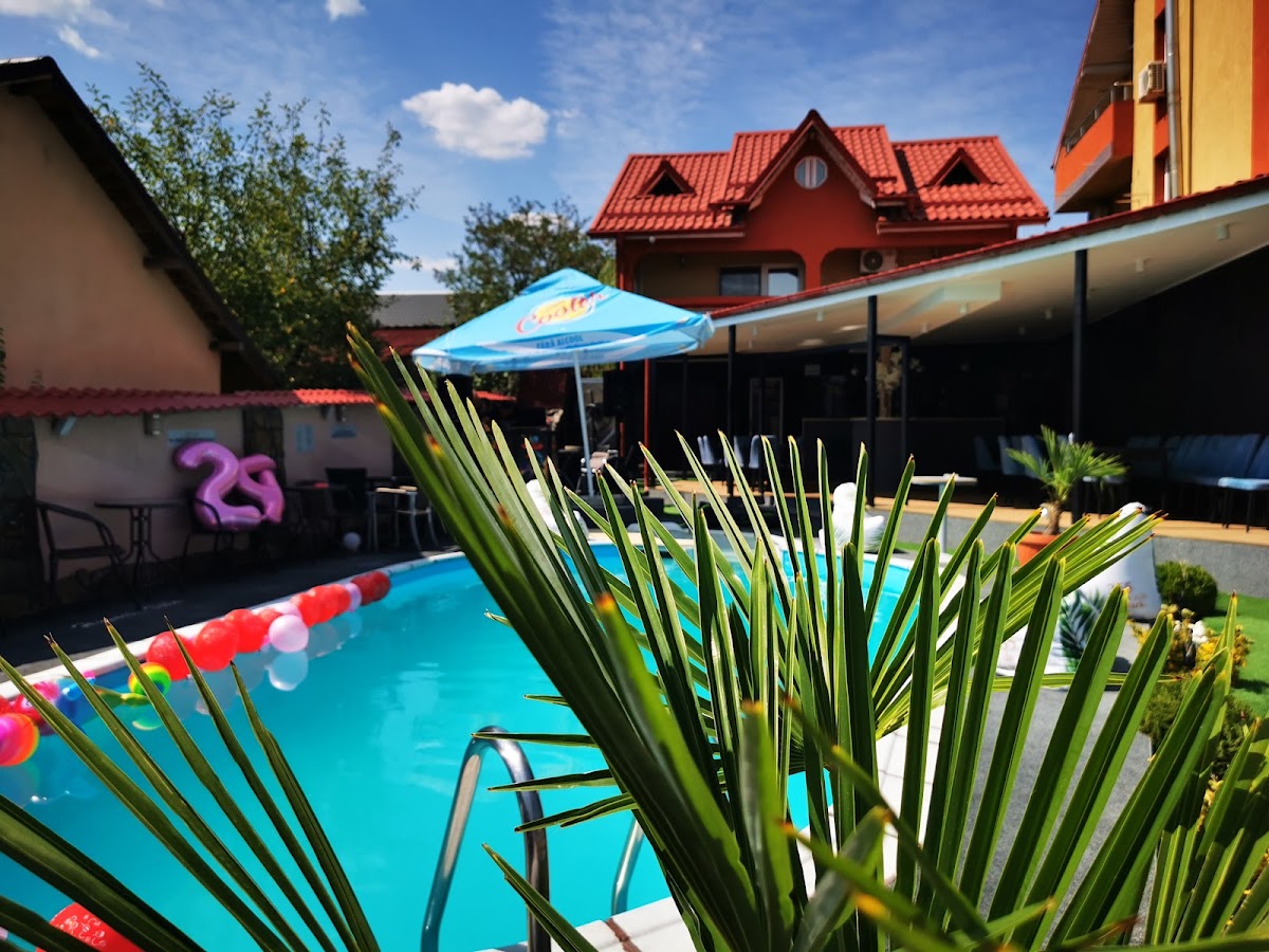 Hypnotic Villa Pool&Restaurant, Piteşti