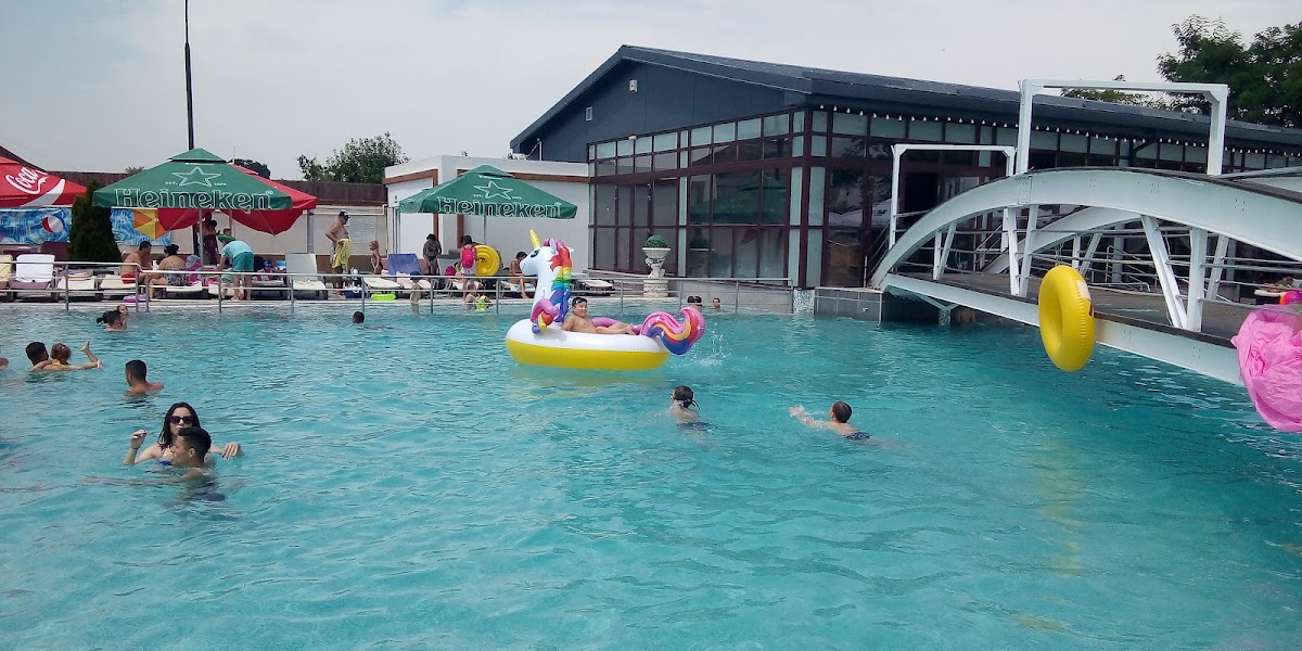 Imperium Pool & Club Caracal - foto 1