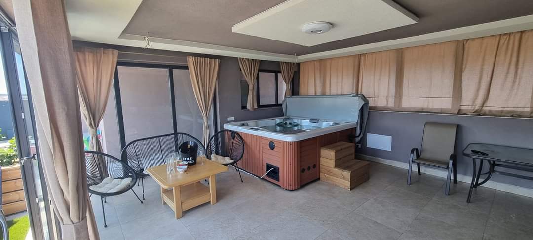 Jacuzzi Home