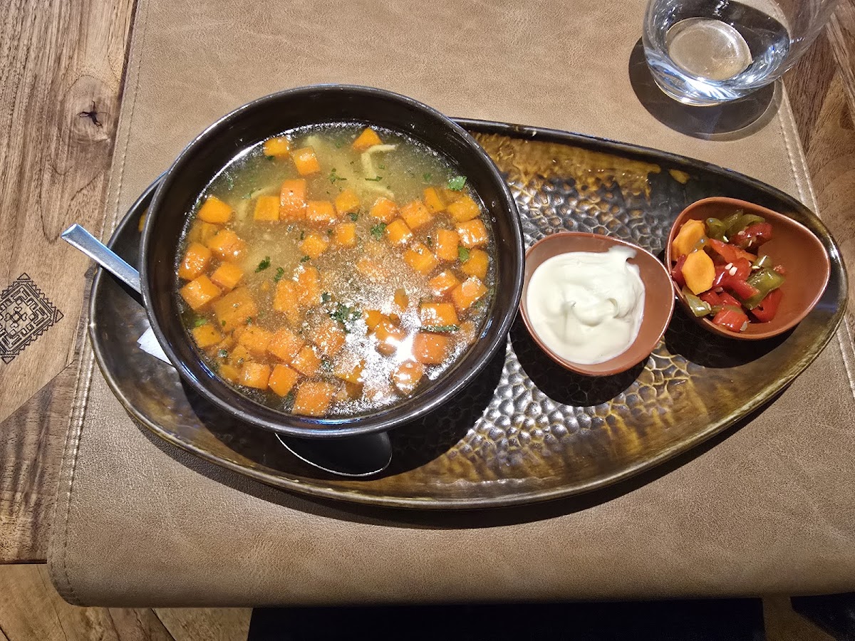 Kimpolung Steakhouse - foto 3