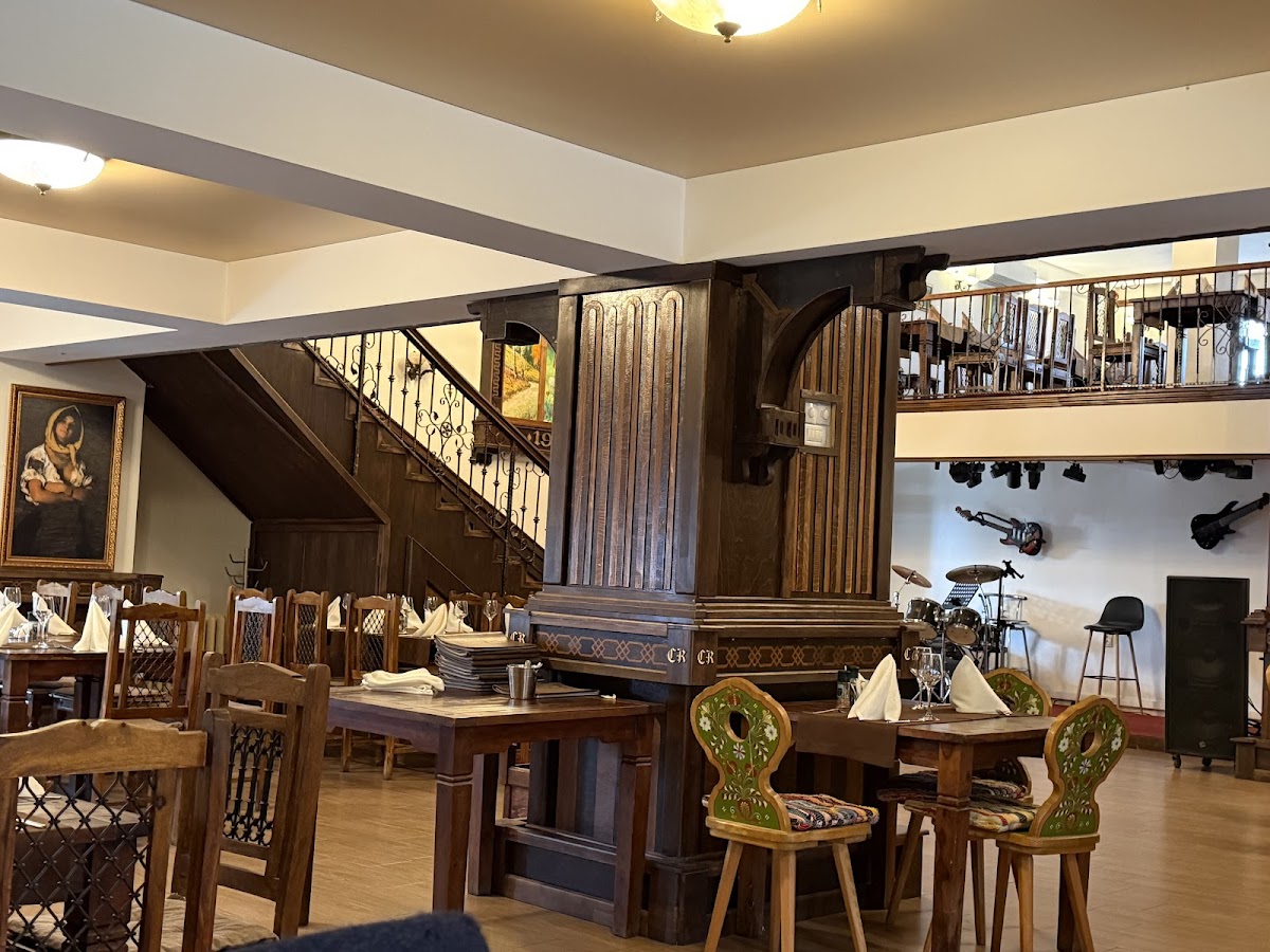 La Cocoșu' Roșu - foto 2