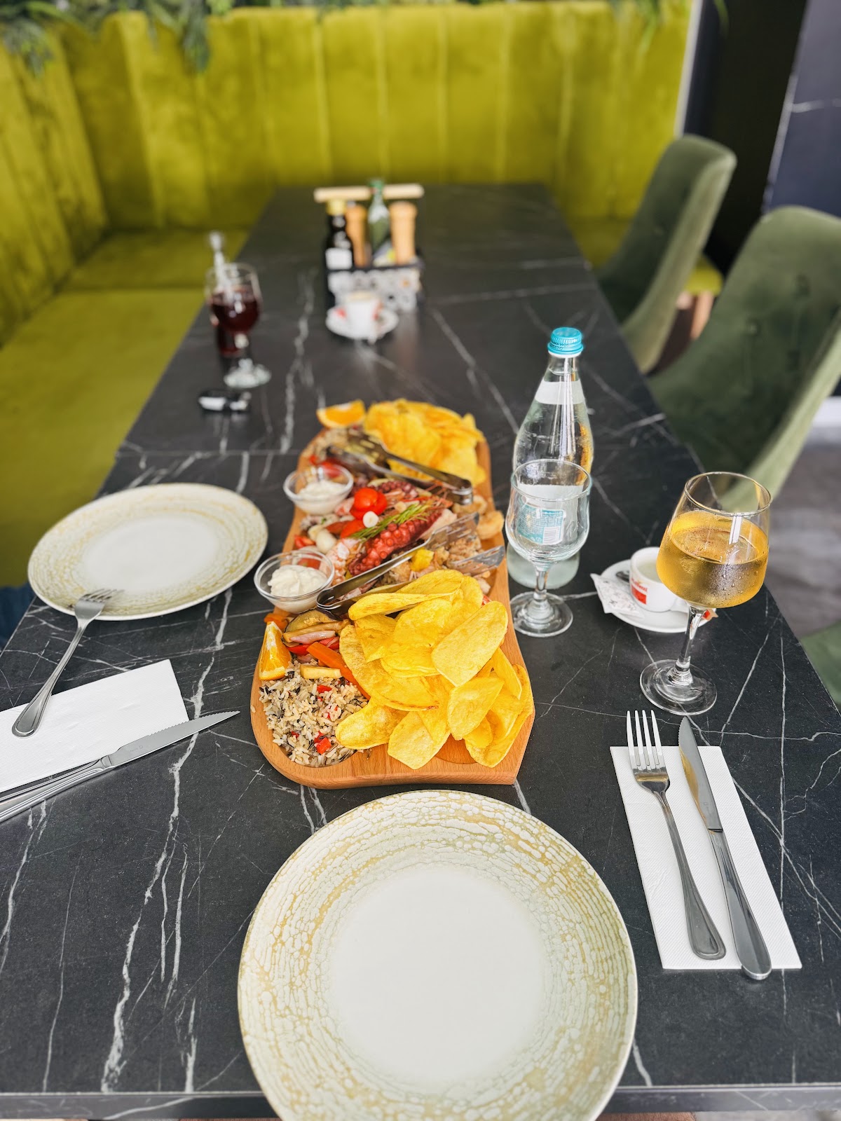 在Codrii Cajvanei - foto 2