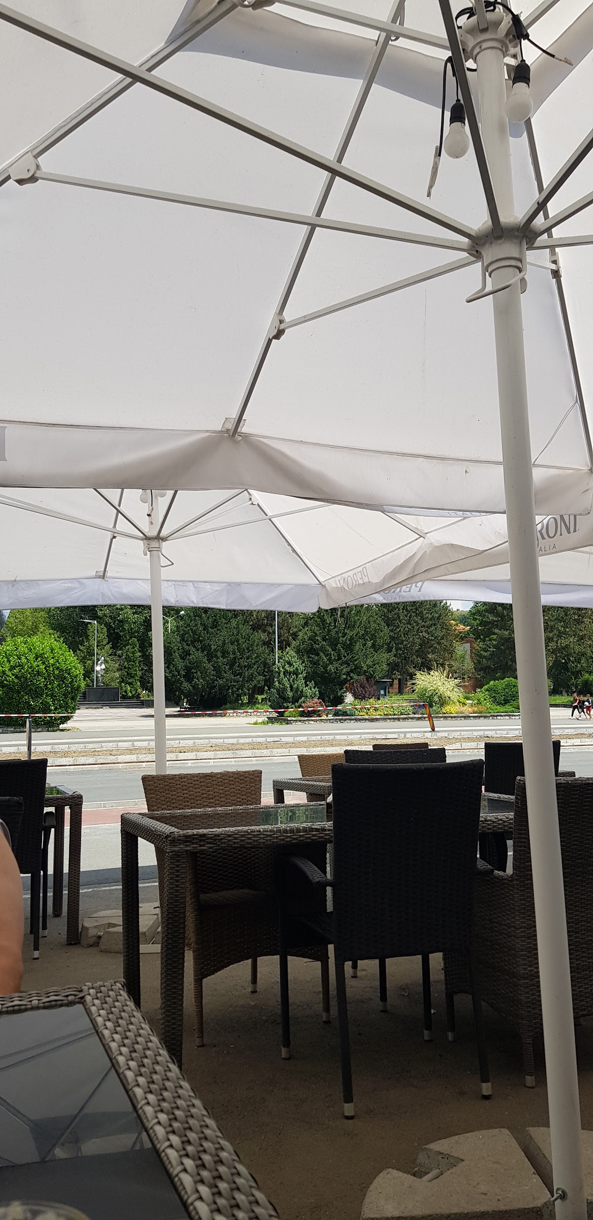 La Colț - Bistro & Cofetărie & Gelaterie - foto 5