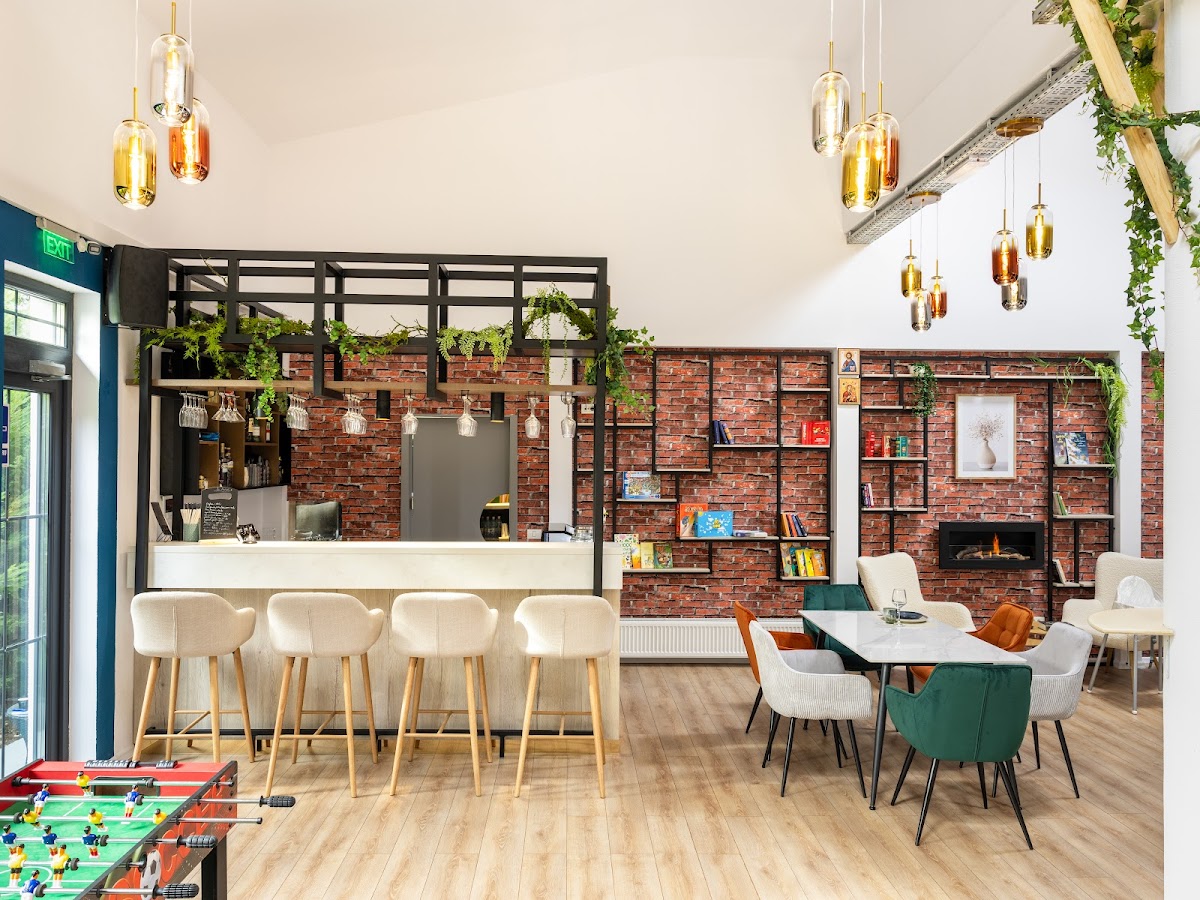 La Povesti - Restaurant & Loc de joaca - foto 2